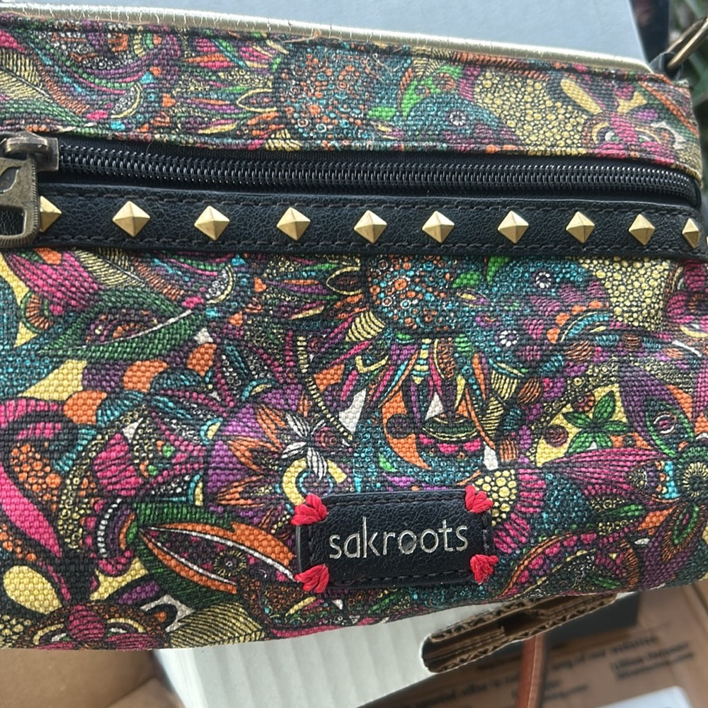 SAKROOTS rainbow spirit desert- plus 5 assorted free lil Cosmetic Bags (5)